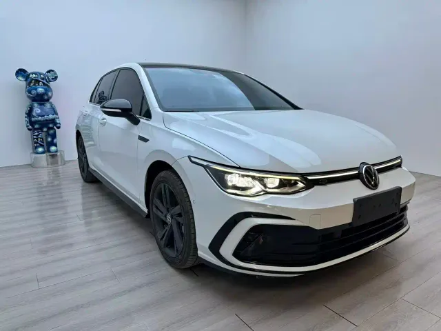 Volkswagen Golf — Фото автомобиля 2