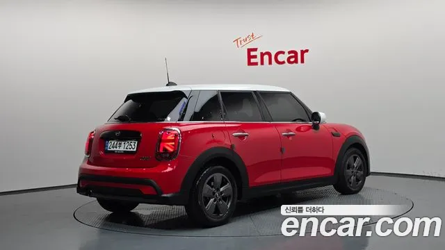 Mini Cooper Cooper 5 дверей Classic — Фото автомобиля 2