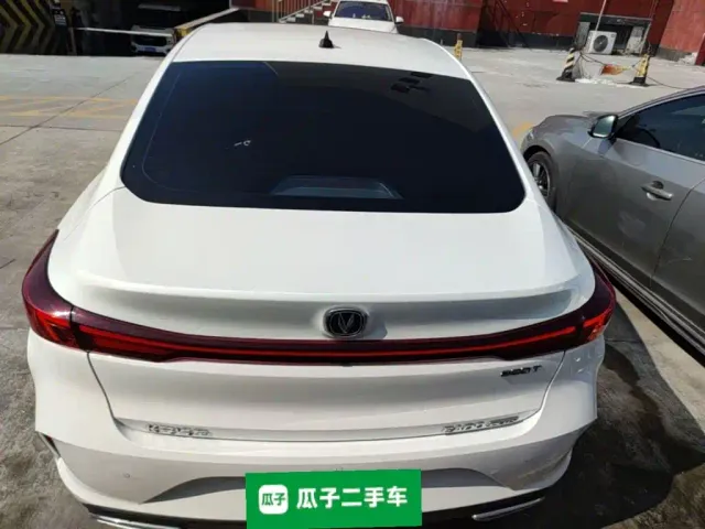 Changan Eado — Фото автомобиля 3