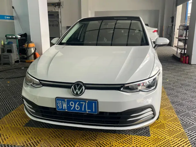 Volkswagen Golf — Фото автомобиля 2