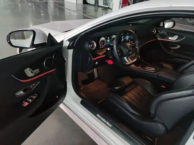 Mercedes-Benz E-Class — Фото автомобиля 18
