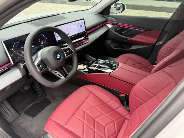 BMW 5 Series — Фото автомобиля 14