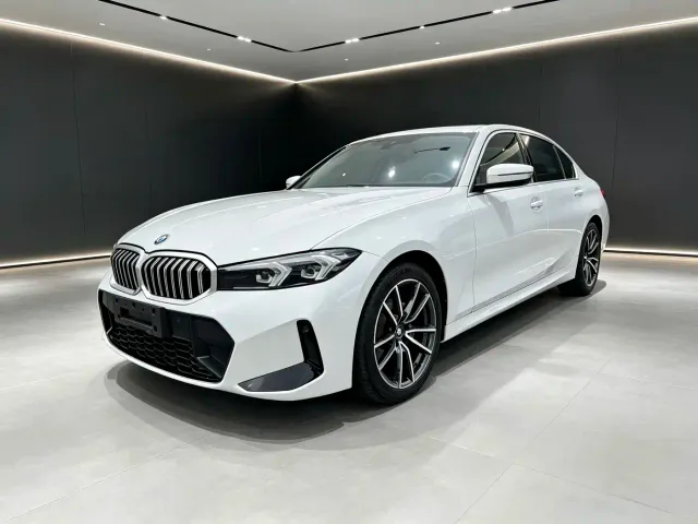 Фотография автомобиля — BMW 3 Series