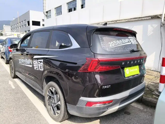 Hyundai Custo — Фото автомобиля 4