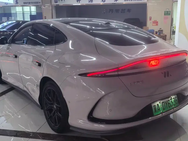 IM Motors L6 — Фото автомобиля 3