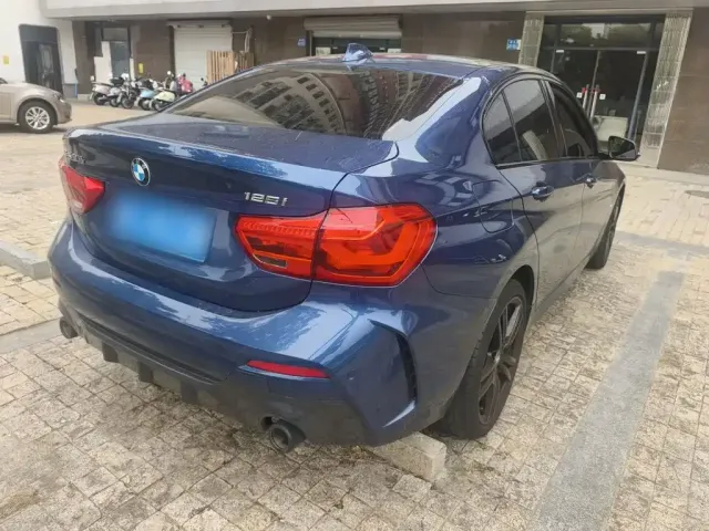 BMW BMW 1 Series 2022 125i M Sport Shadow Edition — Фото автомобиля 6