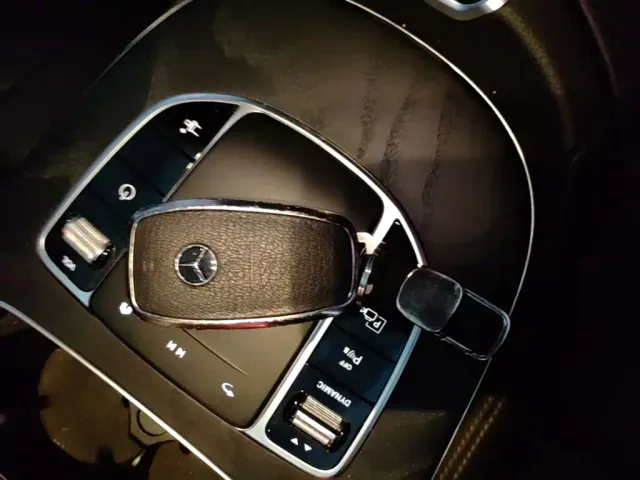 Mercedes-Benz E-Class — Фото автомобиля 10