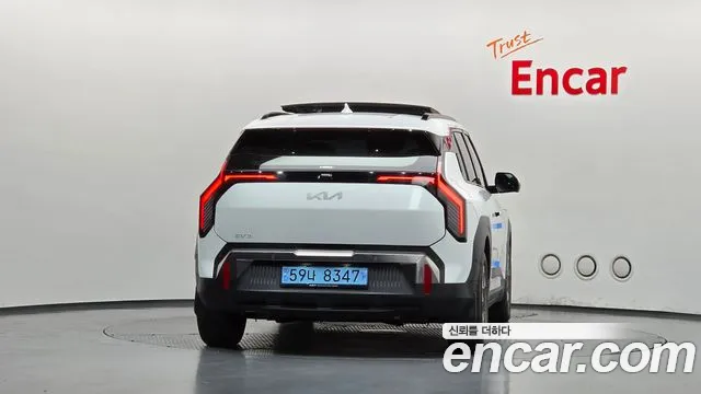 Kia EV3 — Фото автомобиля 4