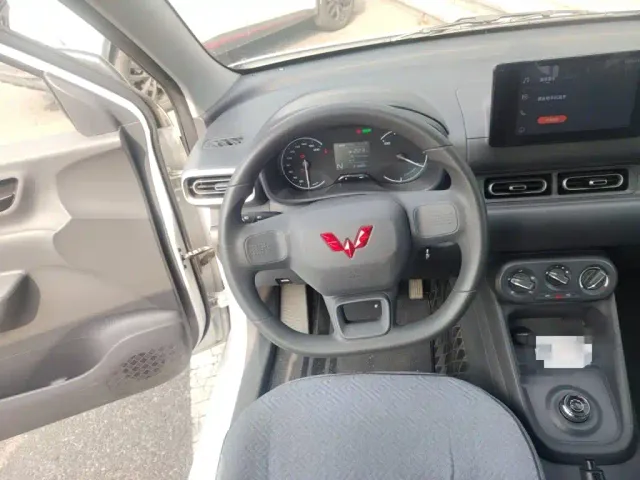 Wuling Hongguang — Фото автомобиля 6