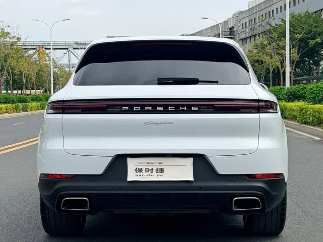 Porsche Cayenne — Фото автомобиля 11