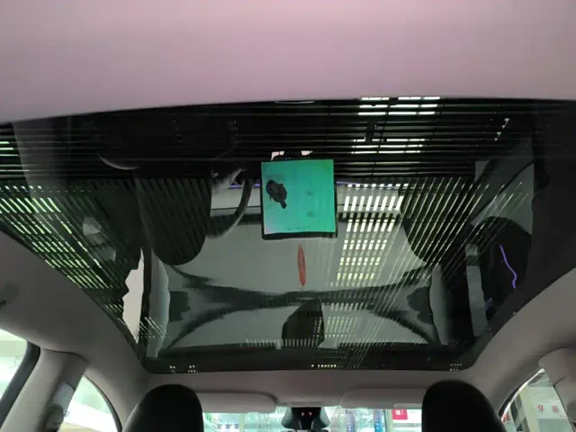 Tesla Model Y — Фото автомобиля 17