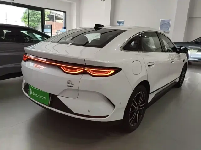BYD Qin L — Фото автомобиля 6