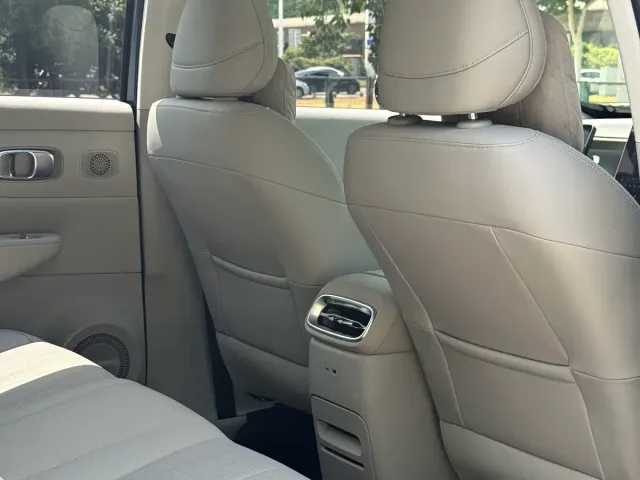 Leapmotor B10 — Фото автомобиля 7