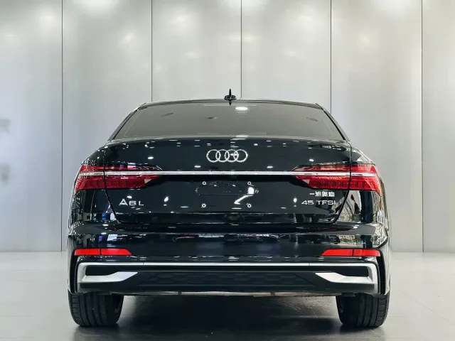 Audi A6L — Фото автомобиля 16