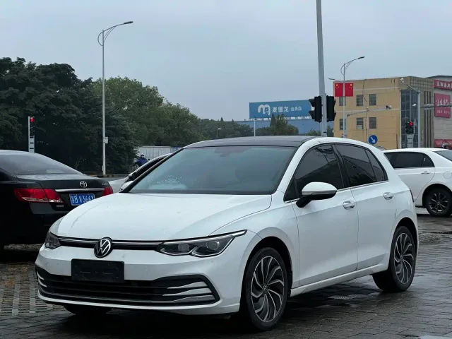 Фотография автомобиля — Volkswagen Golf