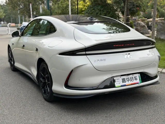 IM Motors L6 — Фото автомобиля 10