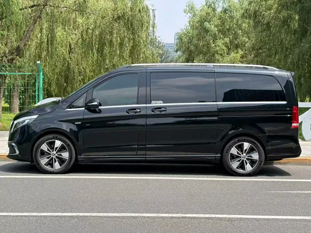 Mercedes-Benz V-Class — Фото автомобиля 15