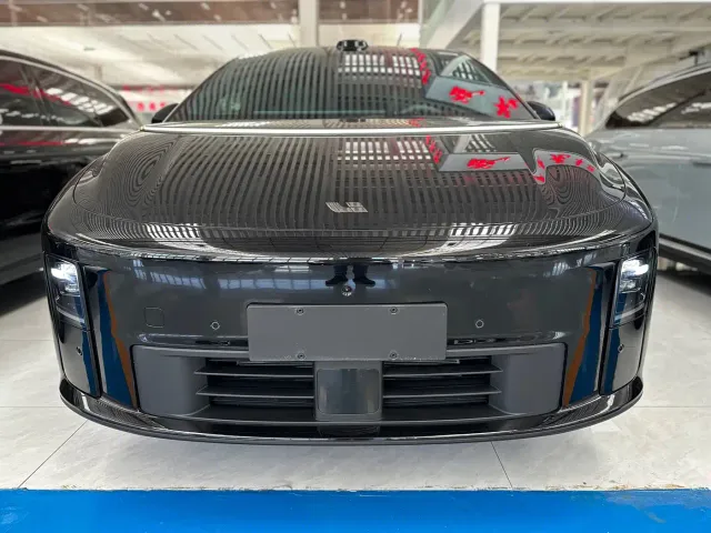Li Auto i6 — Фото автомобиля 2