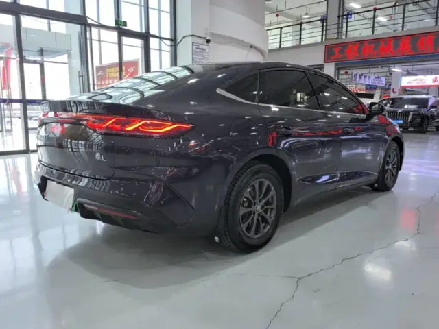 BYD Qin L — Фото автомобиля 4