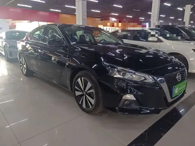 Nissan Teana — Фото автомобиля 3