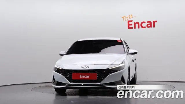 Hyundai Avante CN7 — Фото автомобиля 3