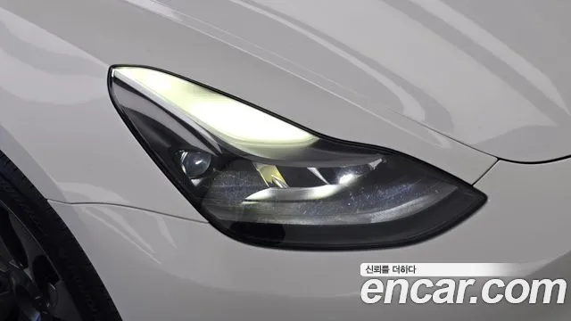 Tesla Model 3 — Фото автомобиля 7