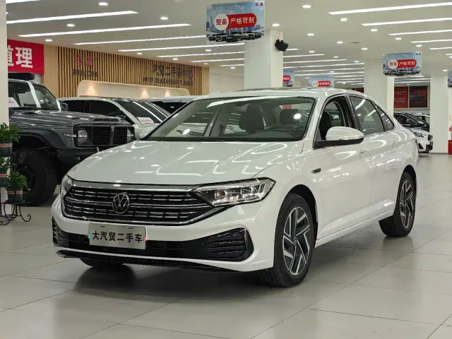 Фотография автомобиля — Volkswagen Sagitar