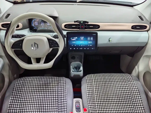 Leapmotor T03 — Фото автомобиля 6