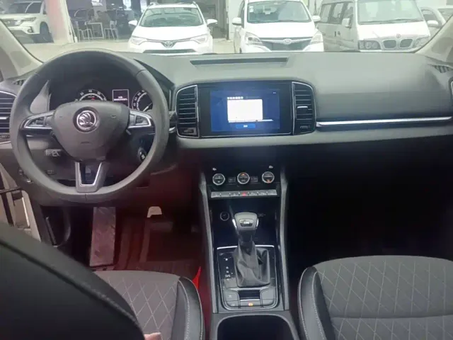 Skoda Karoq — Фото автомобиля 9