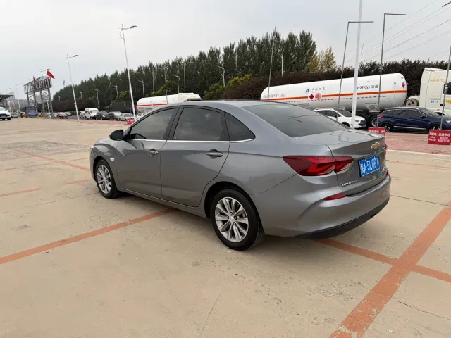 Chevrolet Monza — Фото автомобиля 6