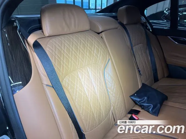 BMW 7-Series — Фото автомобиля 4