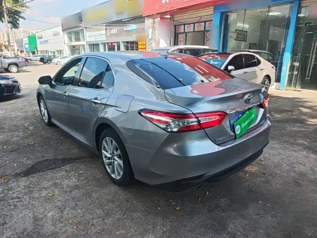 Toyota Camry — Фото автомобиля 4