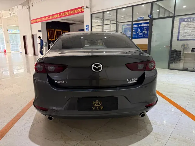 Mazda Axela — Фото автомобиля 5