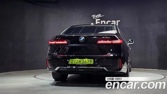 BMW 7-Series — Фото автомобиля 4