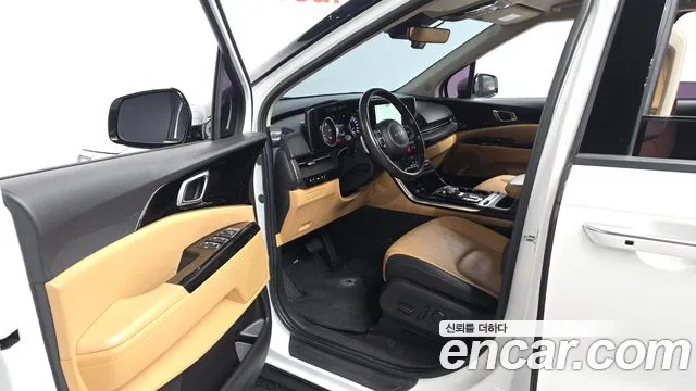 Kia Carnival Generation 4 — Фото автомобиля 10