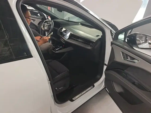 Audi Q5 e-tron — Фото автомобиля 8