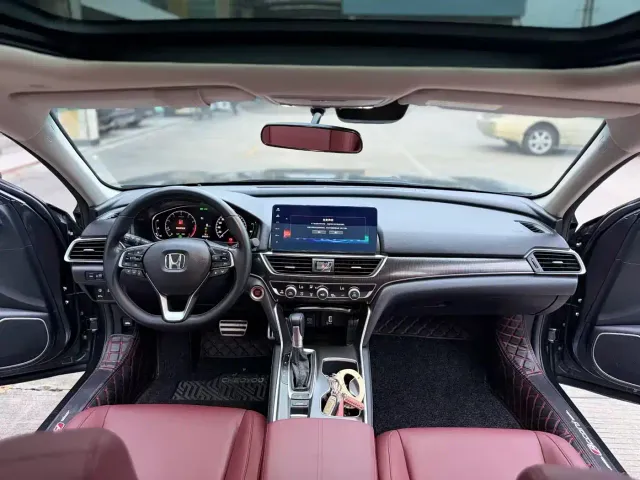 Honda Accord — Фото автомобиля 6
