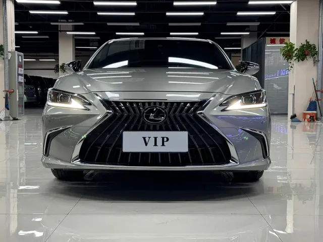 Lexus ES — Фото автомобиля 2