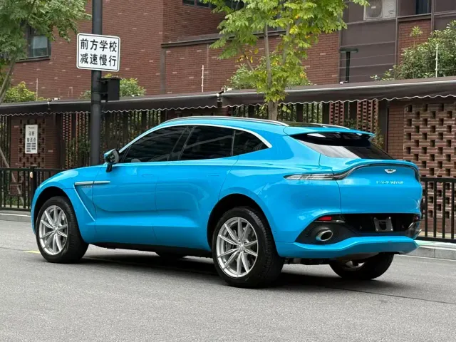 Aston Martin DBX — Фото автомобиля 4
