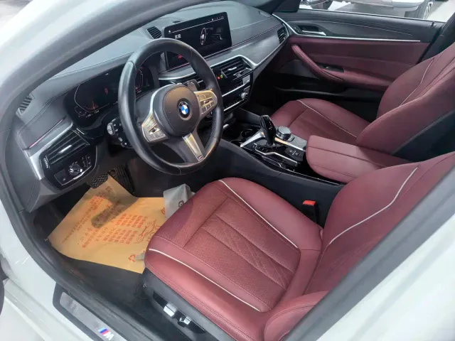 BMW 5 Series — Фото автомобиля 5