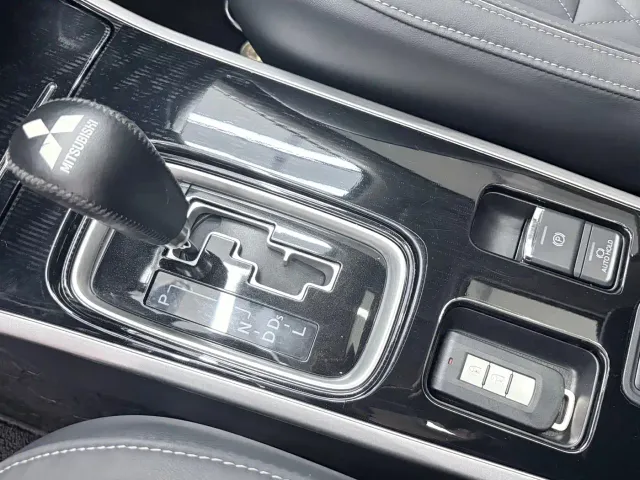 Mitsubishi Outlander — Фото автомобиля 12