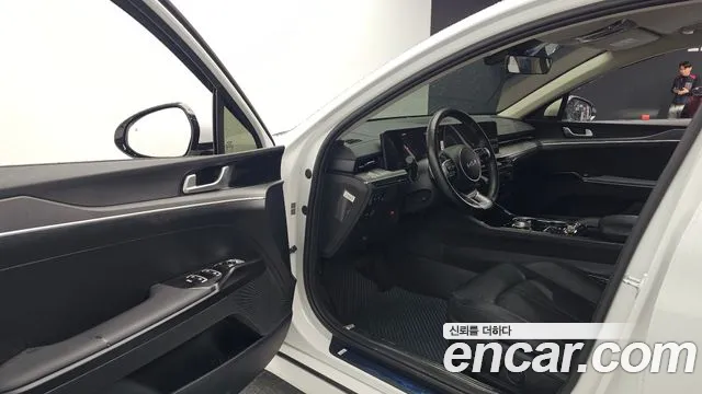 Kia K5 Новый K5 3 поколение 2.0 LPi(Для проката) — Фото автомобиля 10