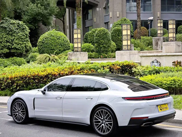 Porsche Panamera — Фото автомобиля 29