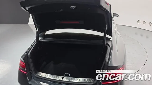 Genesis G90 Бензин 3.5 турбо AWD — Фото автомобиля 20