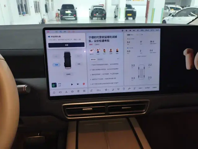 Li Auto MEGA — Фото автомобиля 12