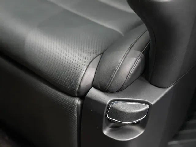 Toyota Alphard — Фото автомобиля 25