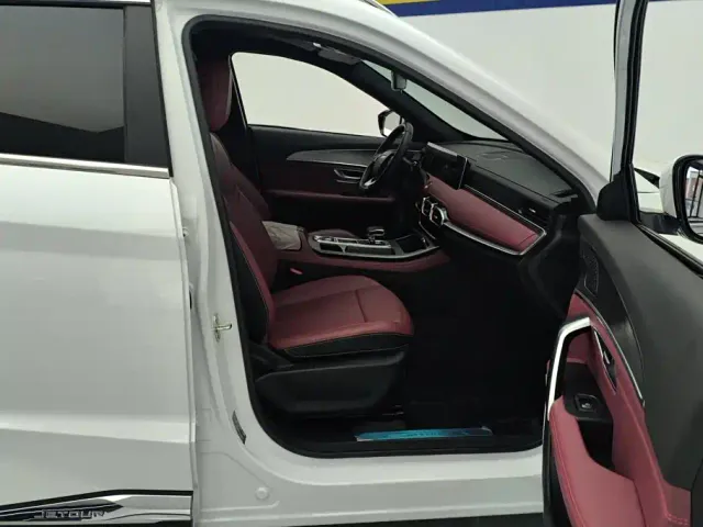 Jetour X70 Plus — Фото автомобиля 8