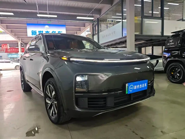 Li Auto L8 — Фото автомобиля 3
