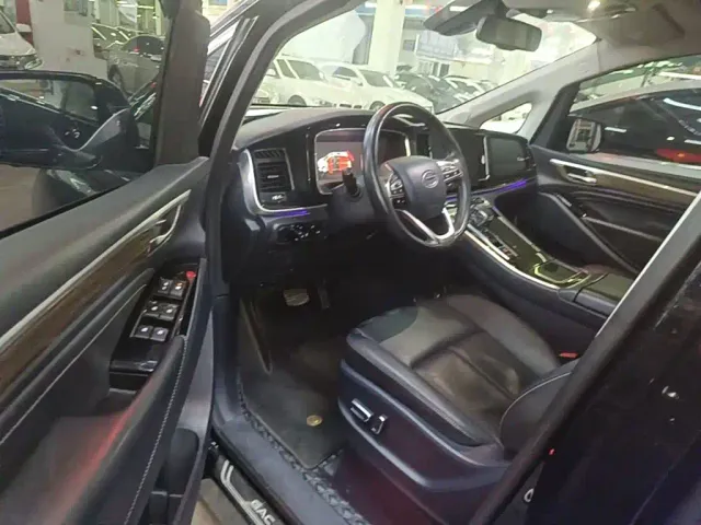 GAC Trumpchi M8 — Фото автомобиля 15