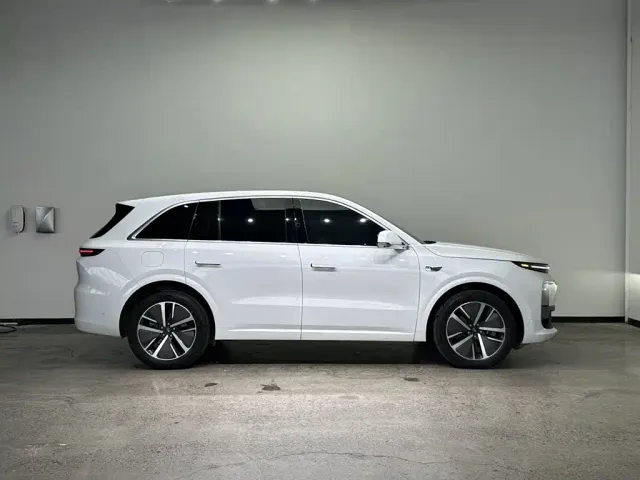 Li Auto L6 — Фото автомобиля 4